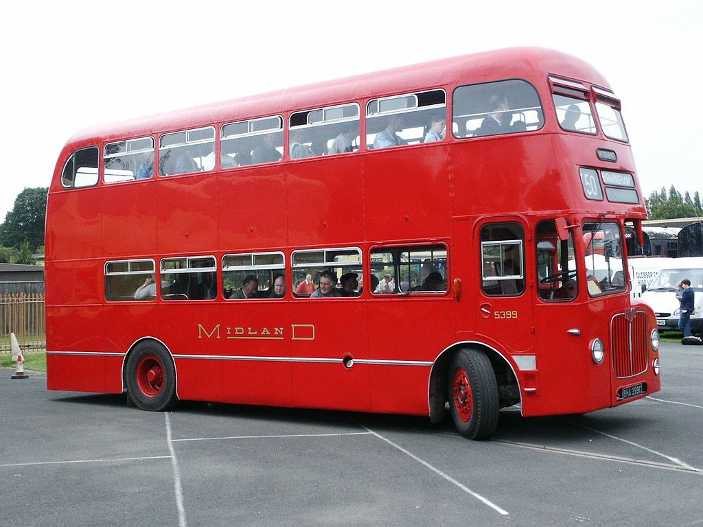 1024px-Midland_Red_bus_5399_(BHA_399C),_26_August_2002_(2).jpg