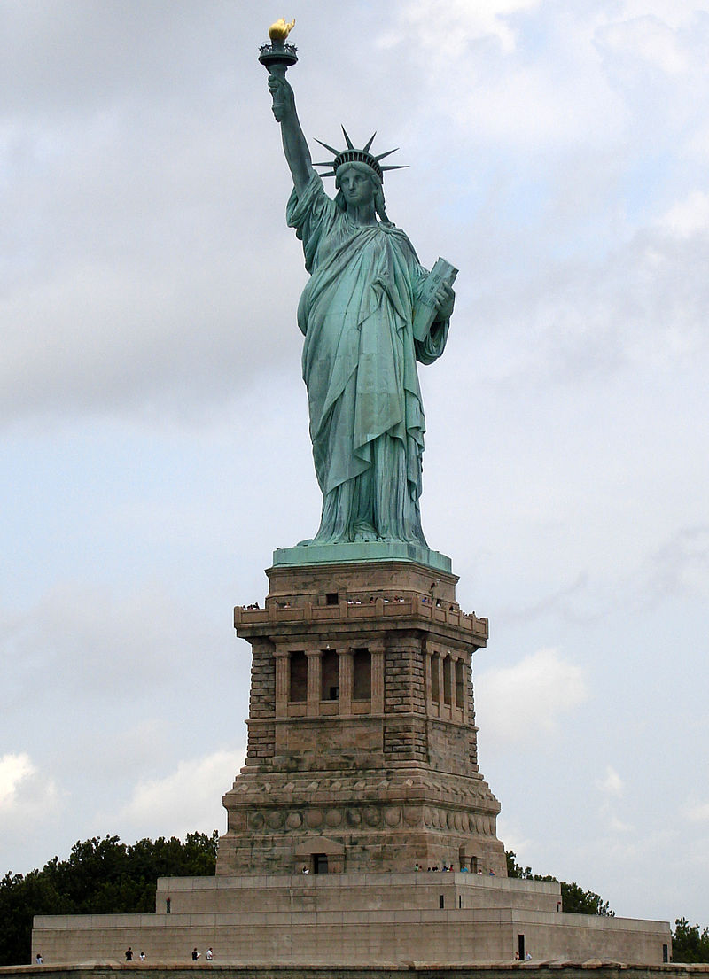 800px-Statue_of_Liberty_7.jpeg