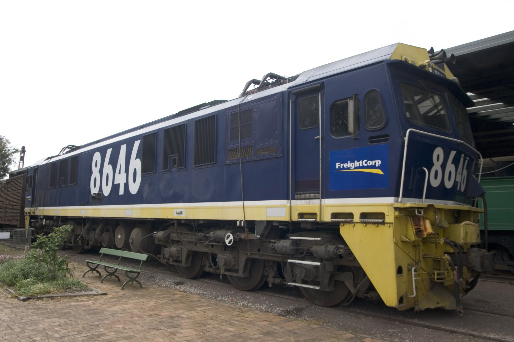 86_Class_electric_locomotive_8646.jpg