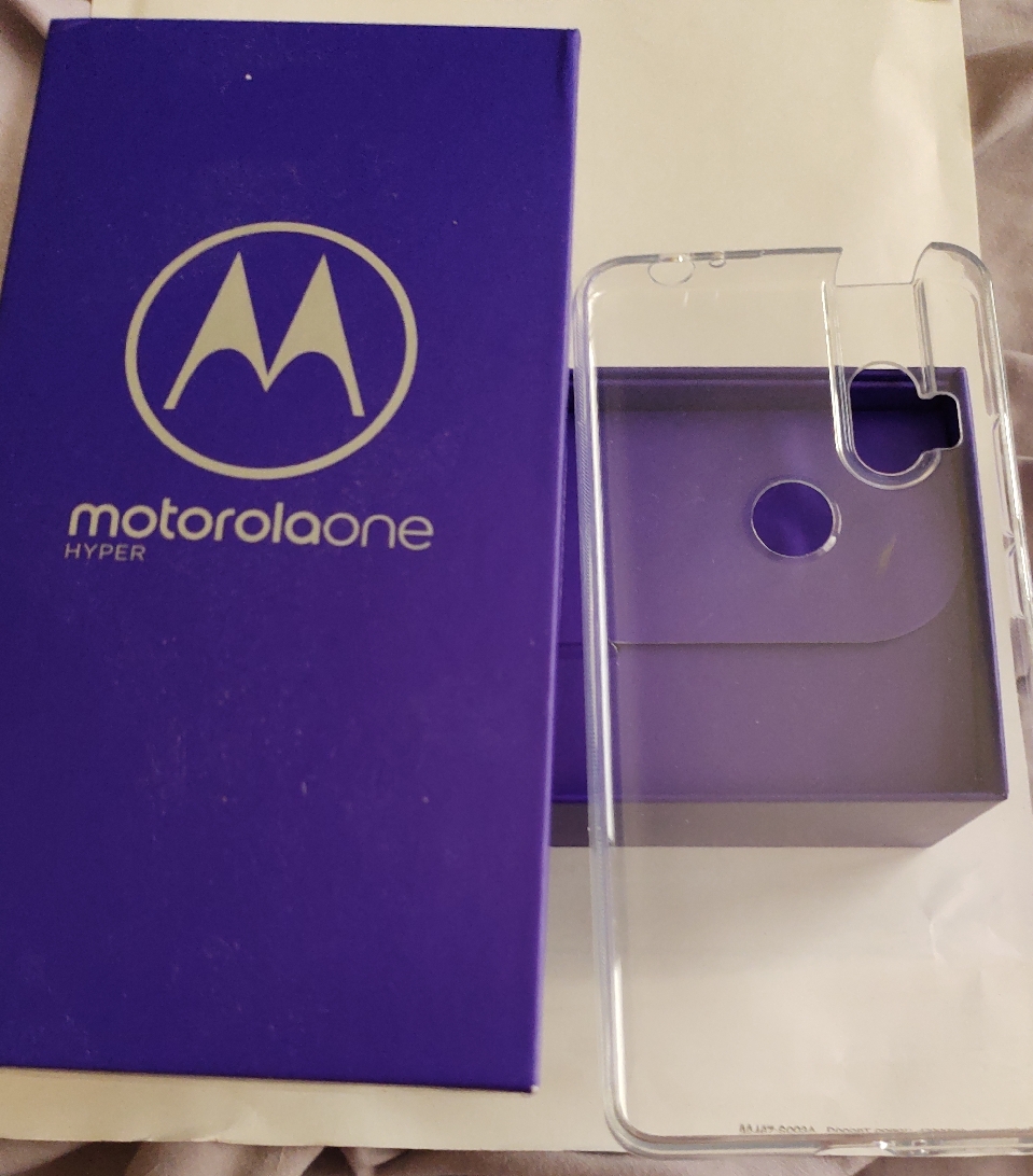 Motorola_One_Hyper_package.jpg