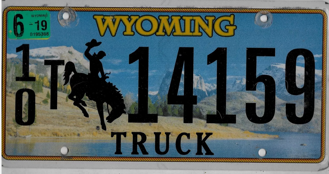 Screenshot 2024-06-11 at 22-43-44 WYOMING 2019 license plate 10T 14159 FREMONT eBay.png