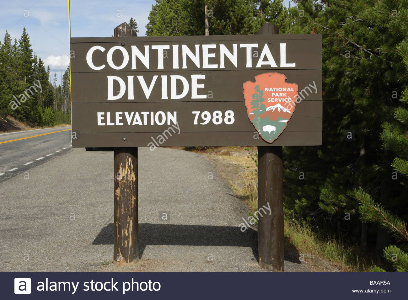 sign-continental-divide-elevation-7988-yellowstone-national-park-north-BAAR5A.jpg