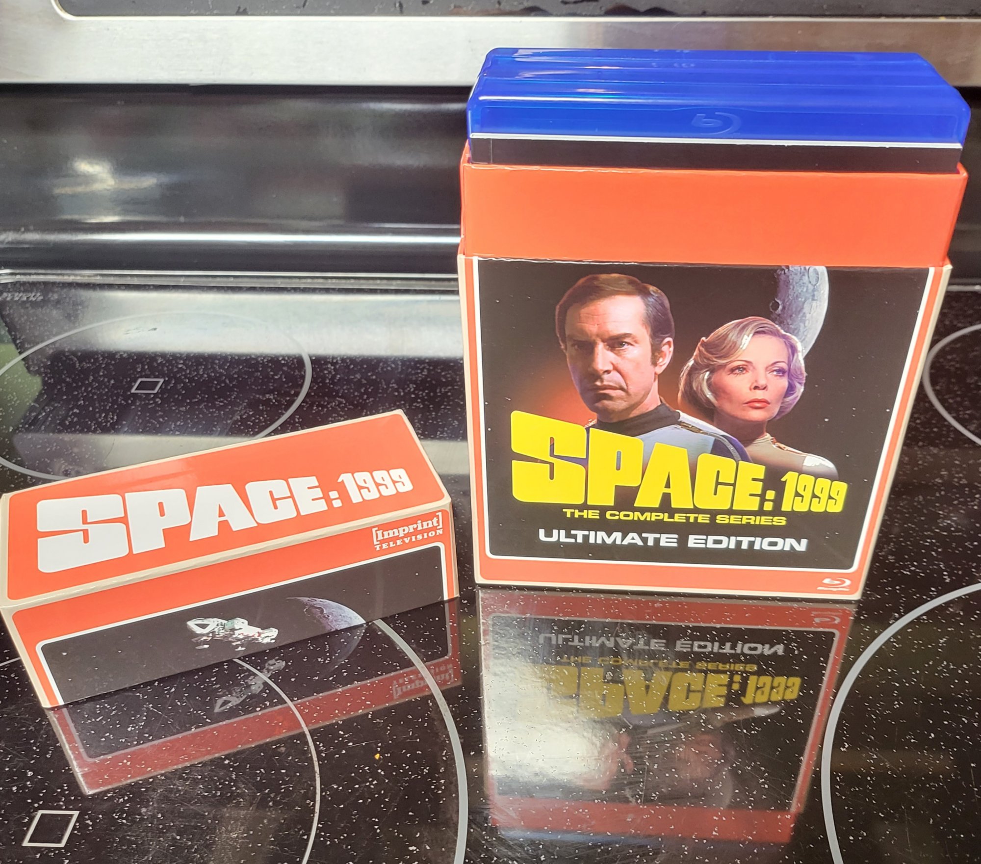 Space1999Ultimate.jpg