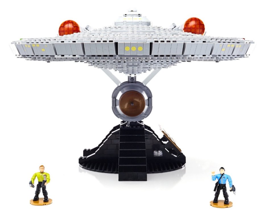 The-Mega-Bloks-U.S.S.-Enterprise-Is-Huge-2.jpg