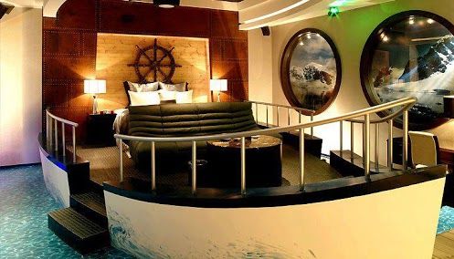 titanic hotel room1.jpg